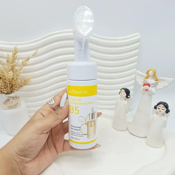 خرید فوم شست و شوی صورت کورمسیک براش دار ویتامین B5 حجم 150 میلی لیتر