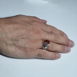 قیمت و خرید انگشتر مردانه نقره عقیق قرمز یمنی دست ساز به وزن 13.3 گرم