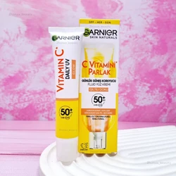 خرید کرم ضد آفتاب رنگی گارنیه SPF 50 مدل Vitamin c ‌مناسب برای انواع پوست حجم 40 میلی لیتر